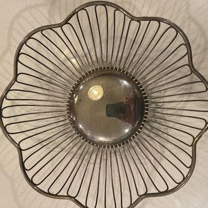 Vintage metal wire bread 🍞 bowl 🥣